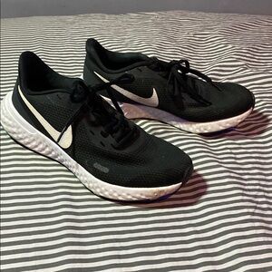 Nike Black and White Running Shoes